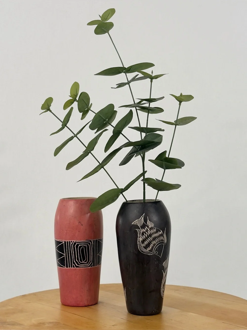 Hand Carved Kisii Soapstone Sgraffito Black & Pink Vase with Incised Fish Accent